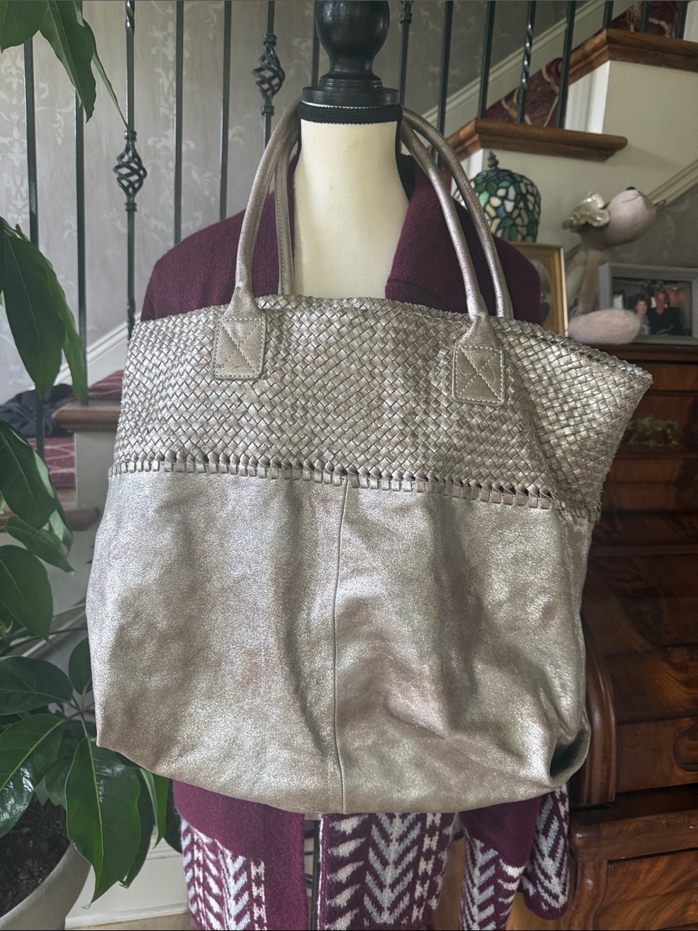 CHICOS gold metallic tote bag preowned good condition.